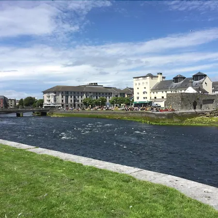 Maldron Sandy Road 4*