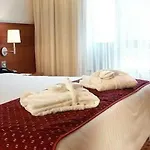 Maldron Sandy Road 4*