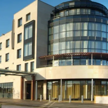 Hotel Maldron Sandy Road 4*