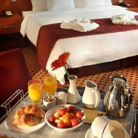 Maldron Sandy Road 4*