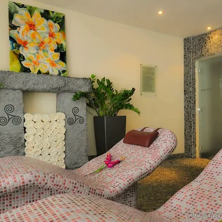 Maldron Sandy Road 4*