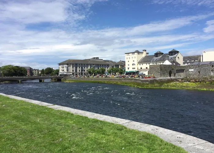 Maldron Sandy Road 4*