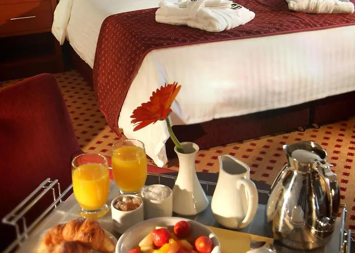 Maldron Sandy Road 4*