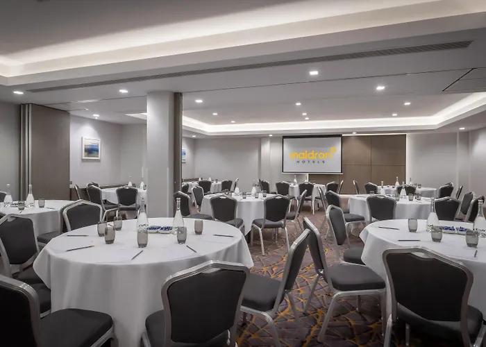 Hotel Maldron Sandy Road 4*