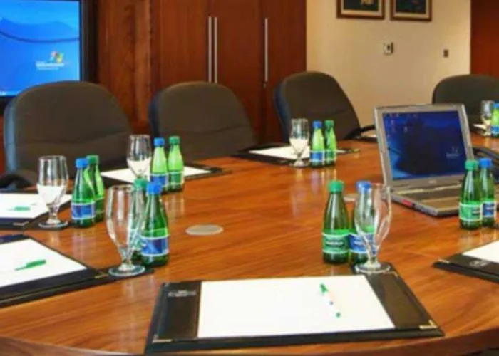 Hotel Maldron Sandy Road